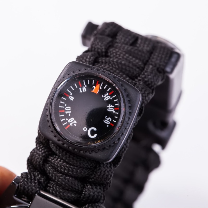Montre d'extérieur multifoncti - Outdoor Adventure Kit avis et prix